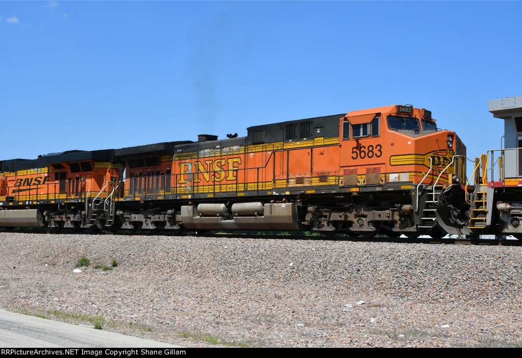 BNSF 5683